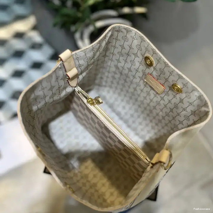 Fashionreps Bag 2304DJ0119 LV 0518